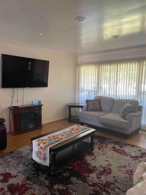 Holiday home Luxury Oasis W/pool Near Csun-6 Guests Los Angeles