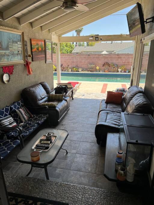 Luxury Oasis W/pool Near Csun-6 Guests Holiday home *
