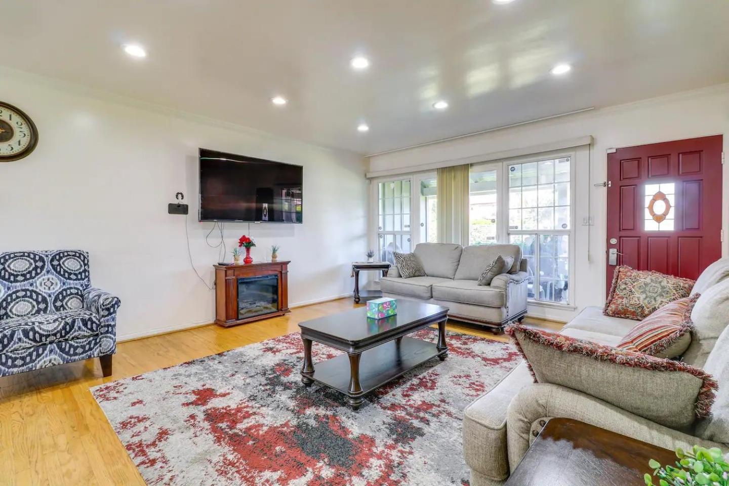 Holiday home Luxury Oasis W/pool Near Csun-6 Guests *