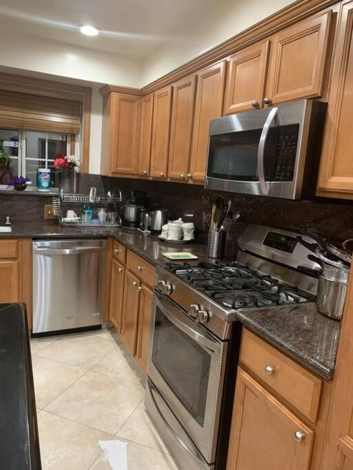 Holiday home Luxury Oasis W/pool Near Csun-6 Guests Los Angeles