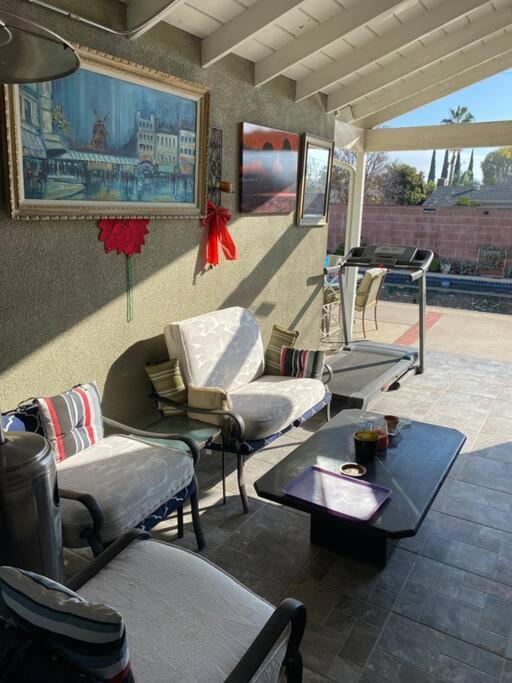 Holiday home Luxury Oasis W/pool Near Csun-6 Guests Los Angeles