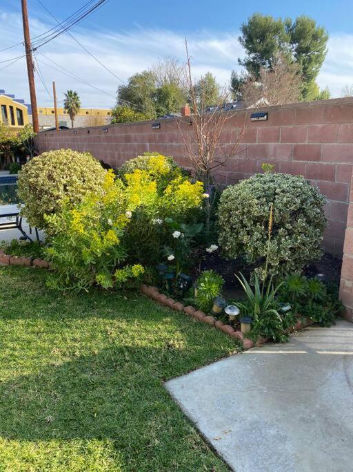 Holiday home Luxury Oasis W/pool Near Csun-6 Guests