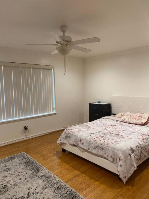 Holiday home Luxury Oasis W/pool Near Csun-6 Guests *