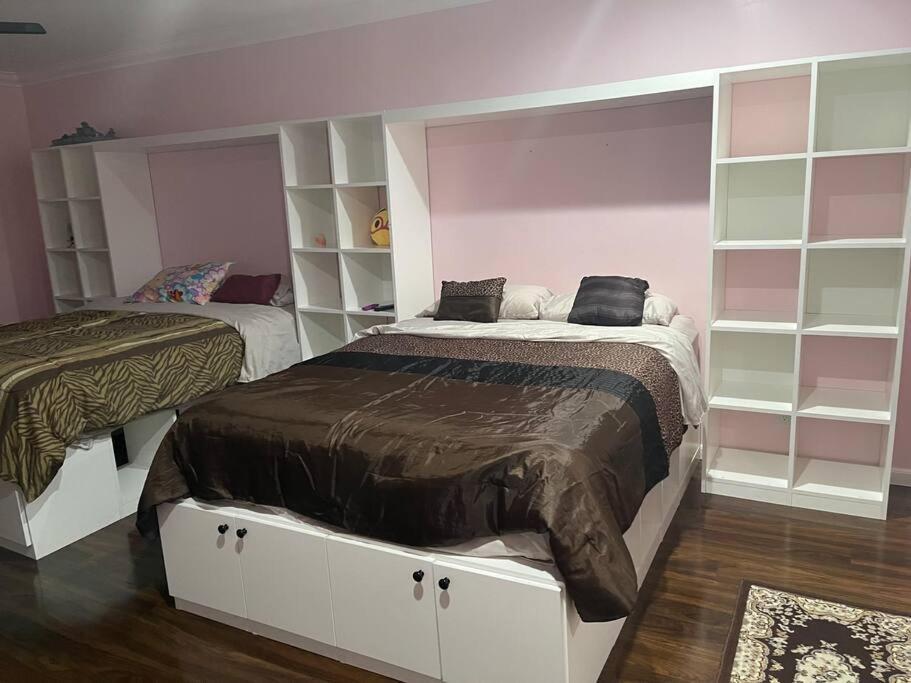 Luxury Oasis W/pool Near Csun-6 Guests Holiday home Los Angeles