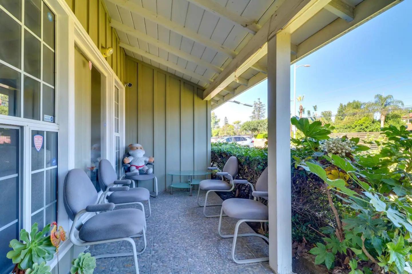 Holiday home Luxury Oasis W/pool Near Csun-6 Guests